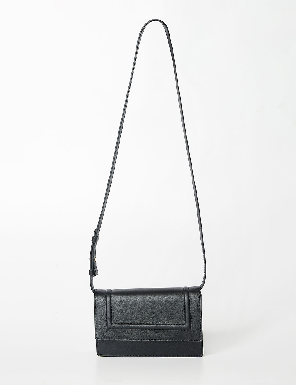 webbing strap trapezoid bag / black